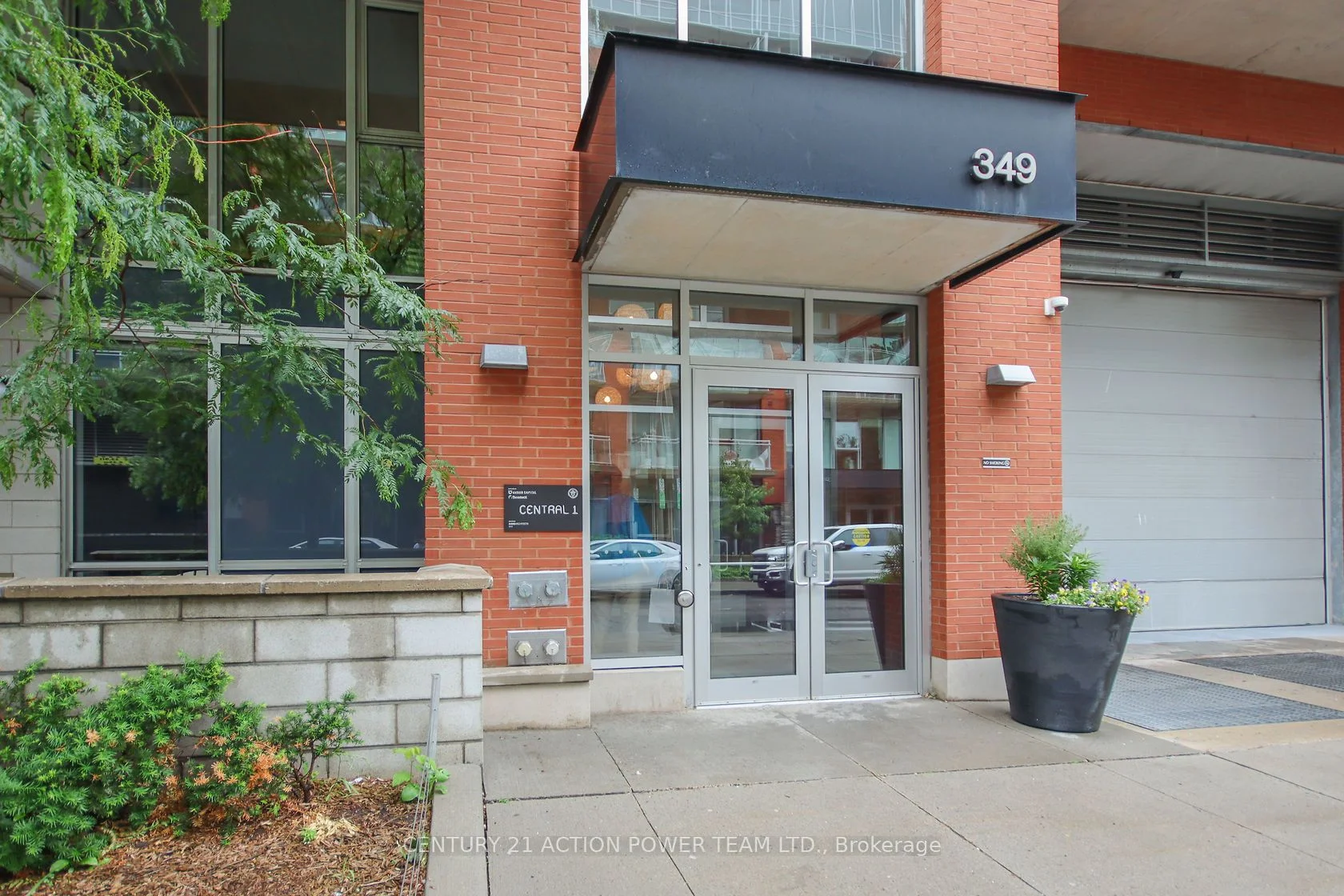 349 Mcleod Street 827, Ottawa Centre, On K2p 0s1