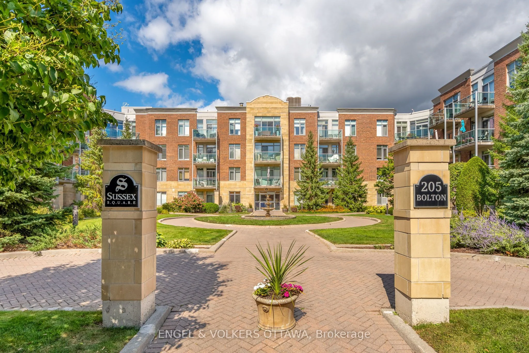 205 Bolton Street 105, Lower Town - Sandy Hill, ON K1N 1K7