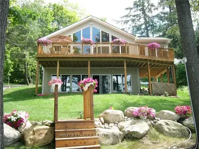 Detached in Muskoka Lakes