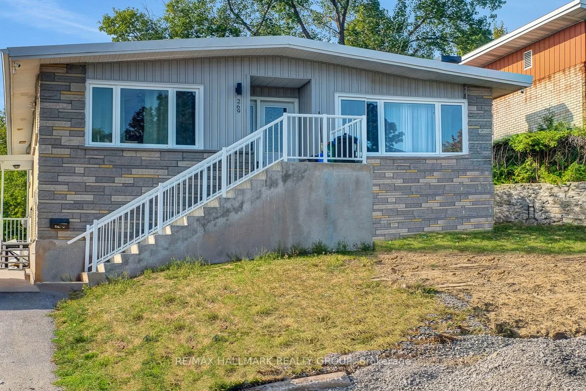 269 Michel Circle B, Vanier and Kingsview Park, ON K1L 7P4