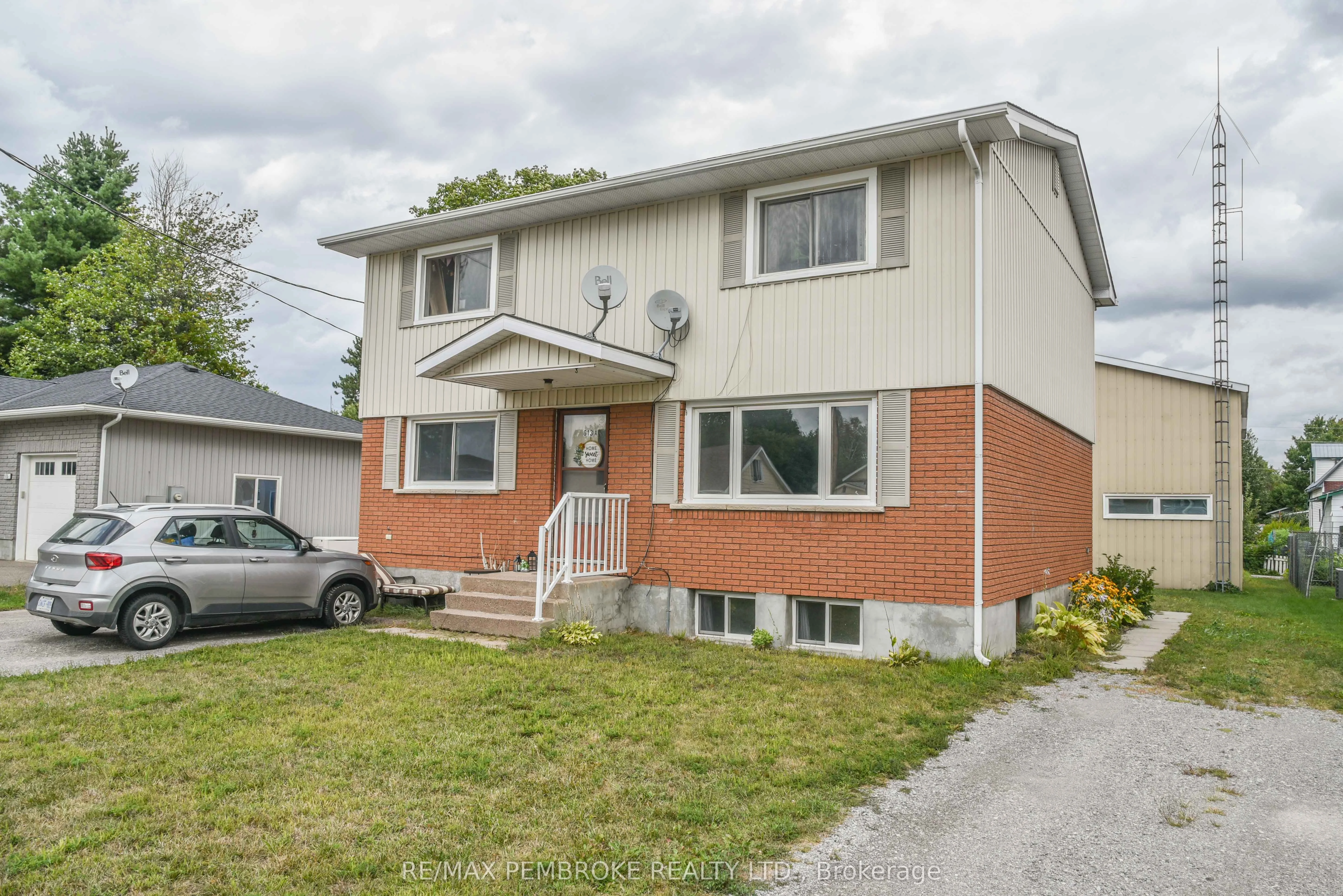 613 Joe Street, Laurentian Valley, ON K8A 6S6