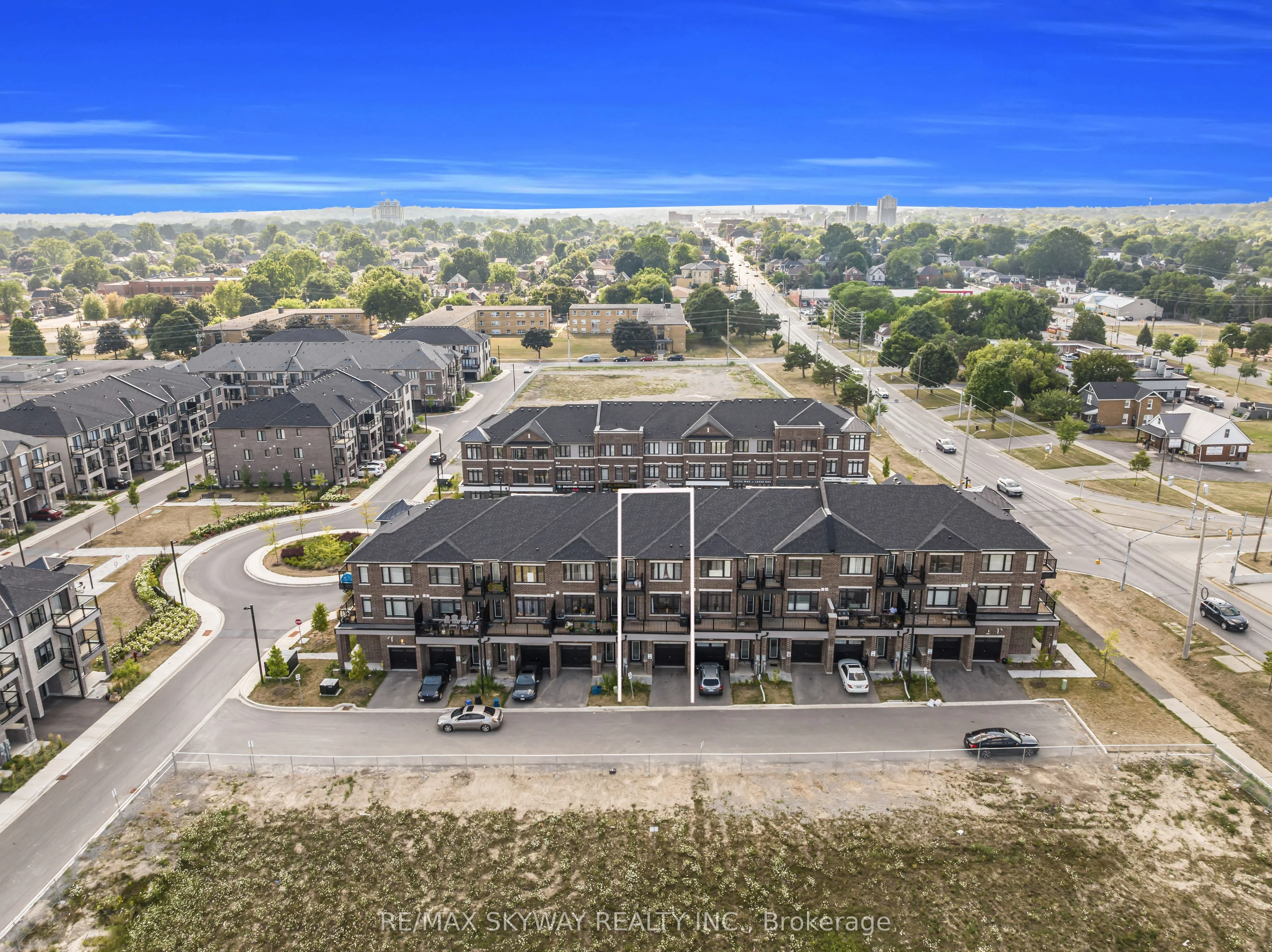 585 Colborne Street 106, Brantford, On N3s 0k4