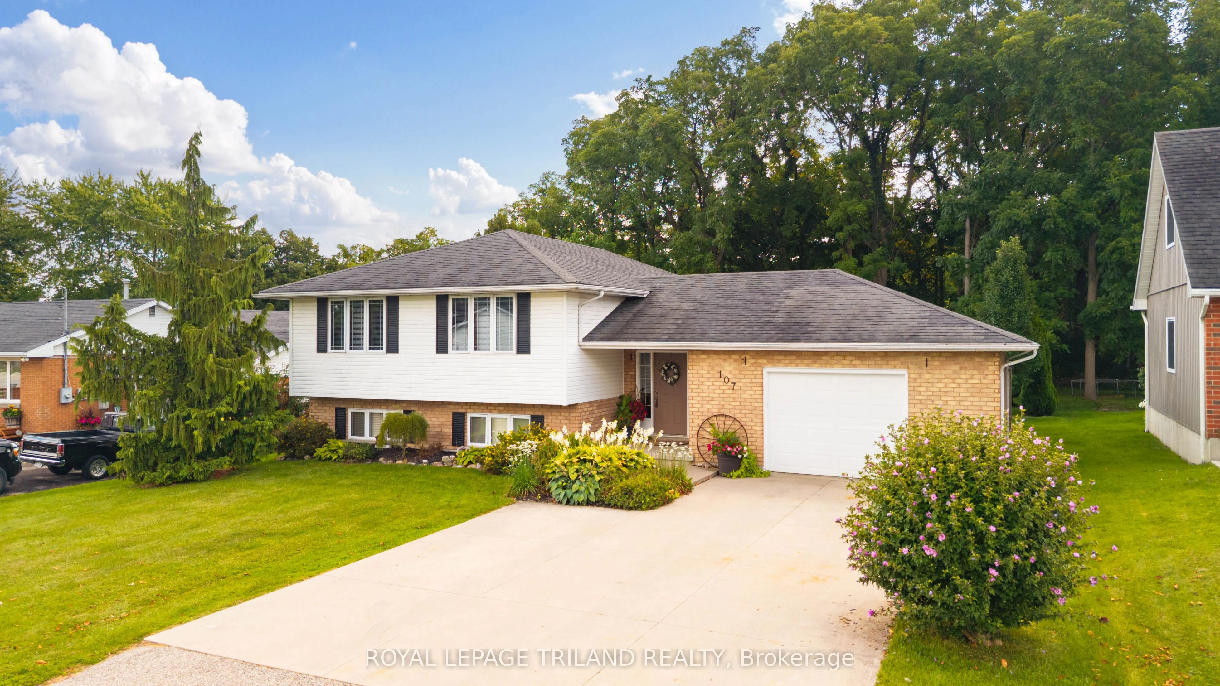 107 MCKELLAR Street, Southwest Middlesex, ON N0L 1M0