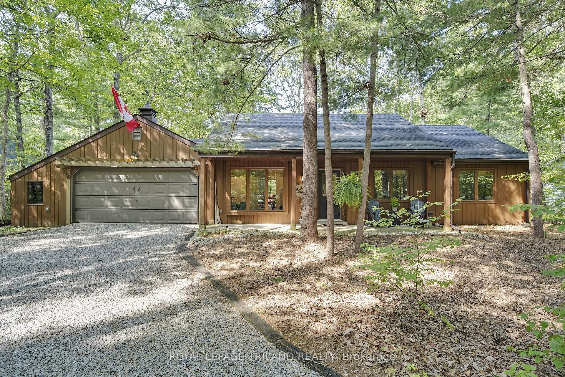 10087 Beaver Dam Crescent, Lambton Shores, ON N0M 1T0