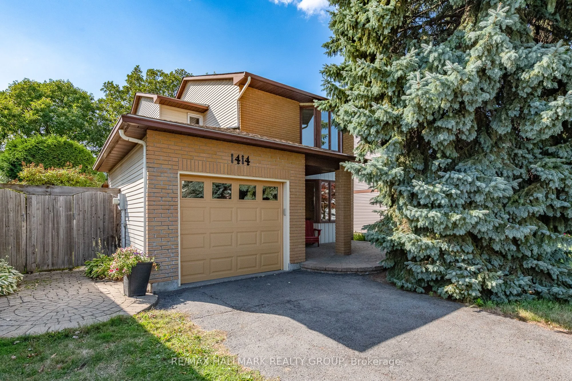 1414 Eastcliffe Way, Cyrville - Carson Grove - Pineview, ON K1B 5H6