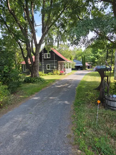 Detached in Mississippi Mills