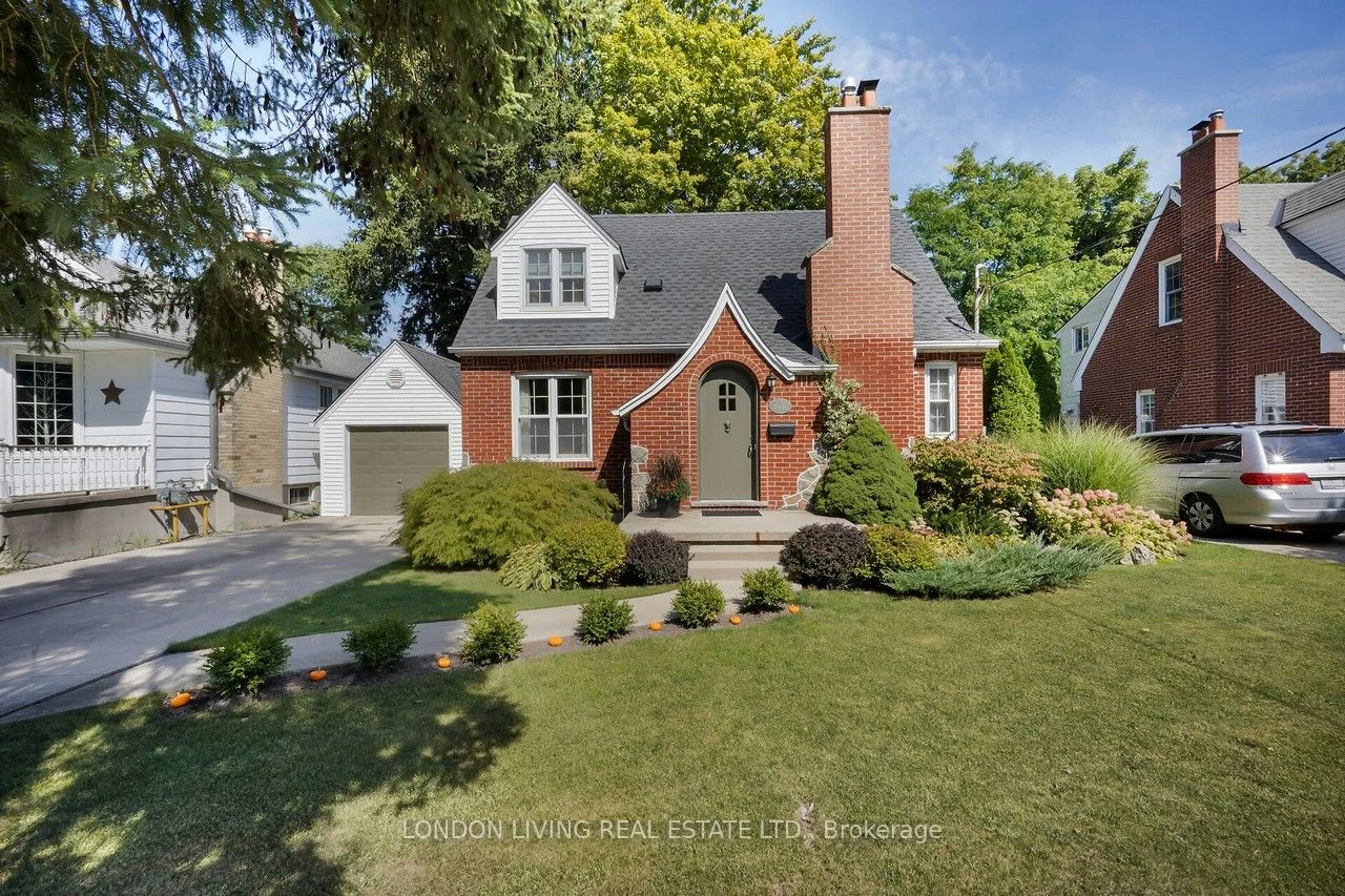 166 Iroquois Avenue, London South, ON N6C 2K8