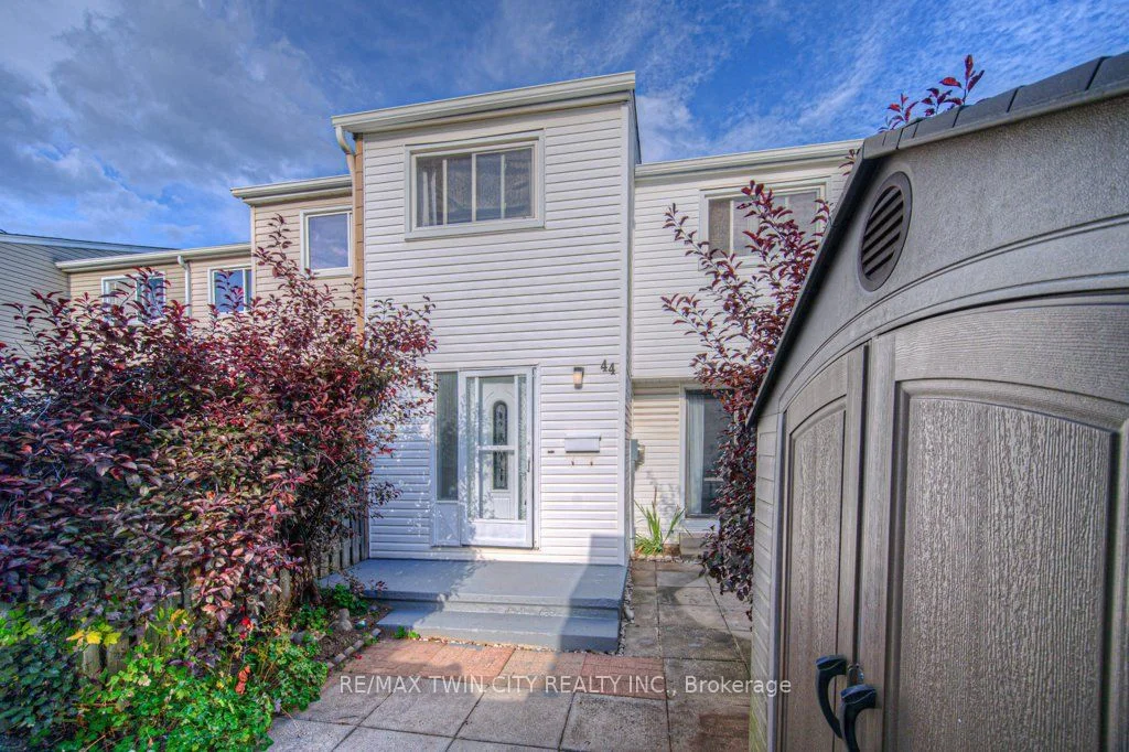 Att/Row/Townhouse in Cambridge