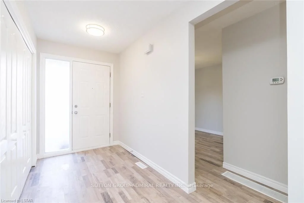 500 Osgoode Drive 102, London South, ON N6E 2G9