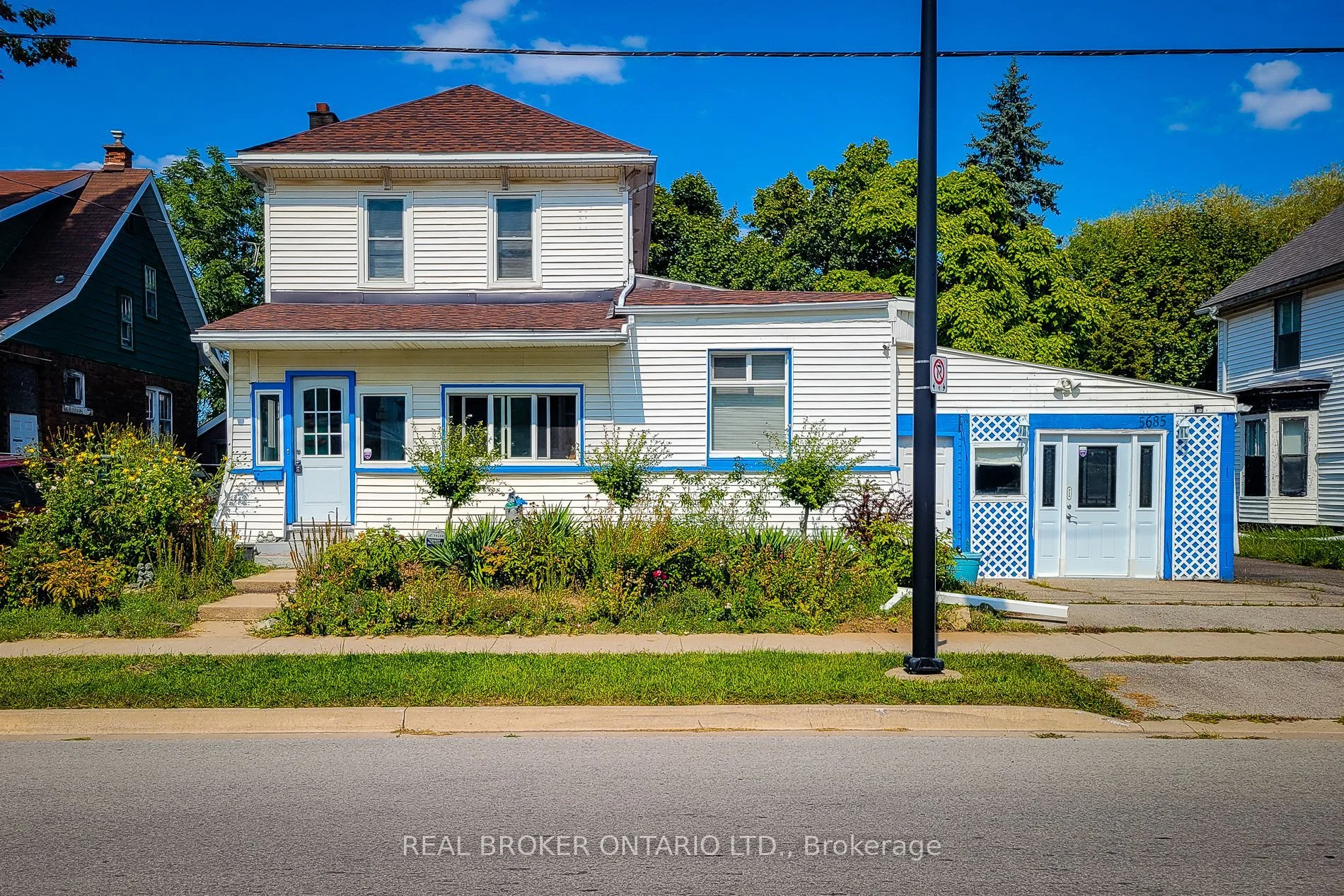 5685 Robinson Street, Niagara Falls, On L2g 2b1