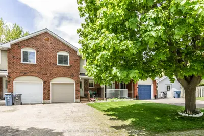 Att/Row/Townhouse in Guelph