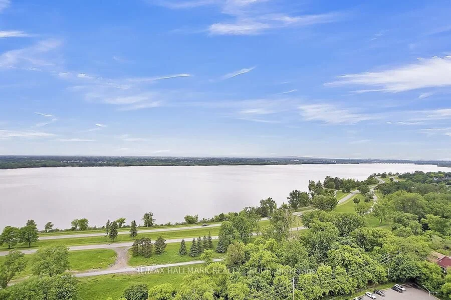 1081 Ambleside Drive 410, Woodroffe, ON K2B 8C8
