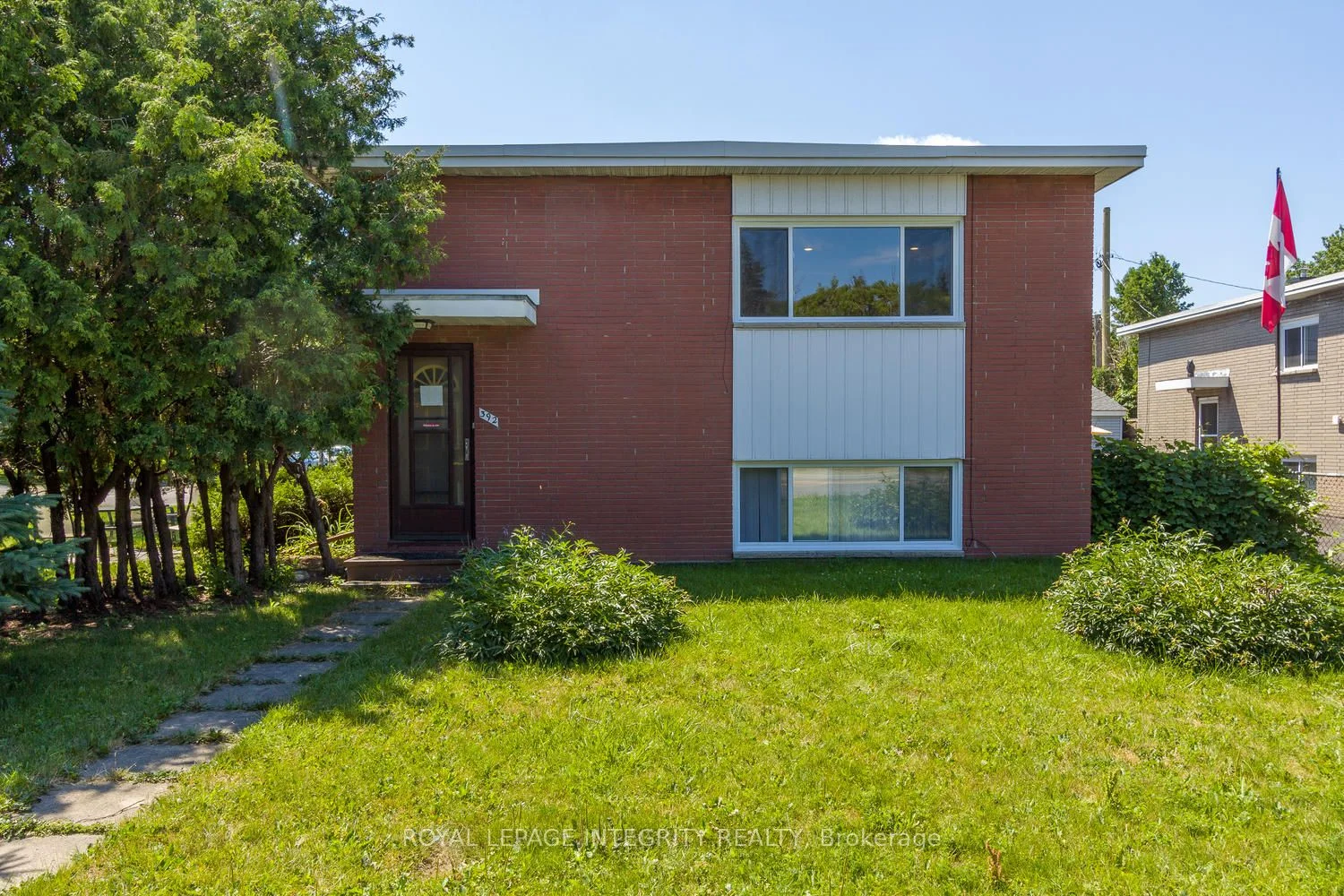 392 Tremblay Road, Alta Vista and Area, ON K1G 0B8