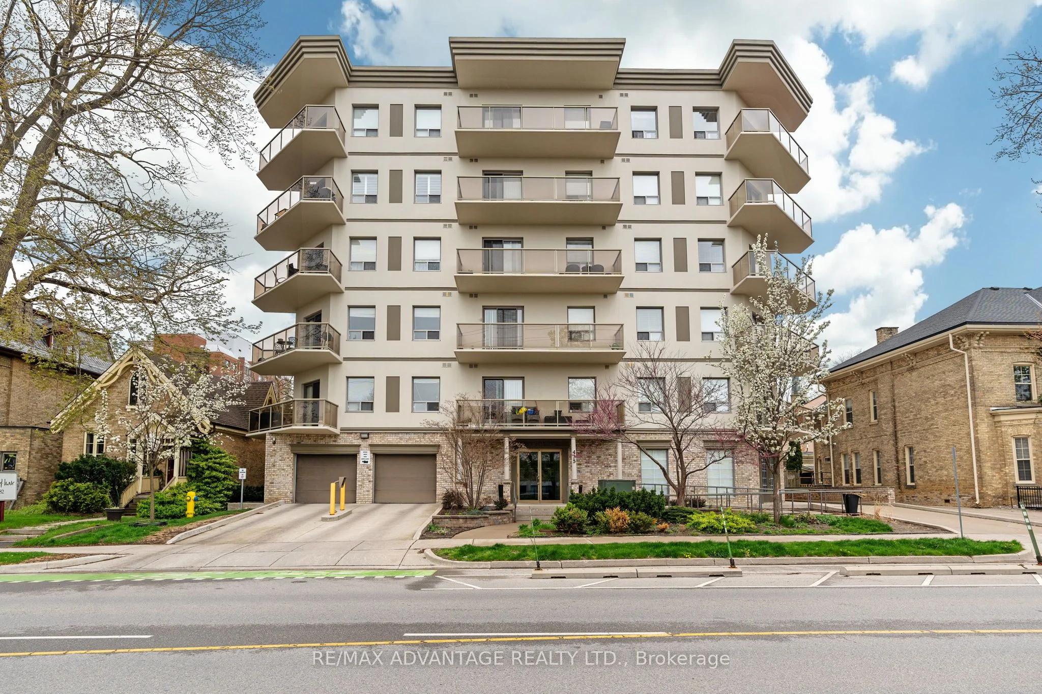 435 Colborne Street 301, London East, ON N6B 2T2