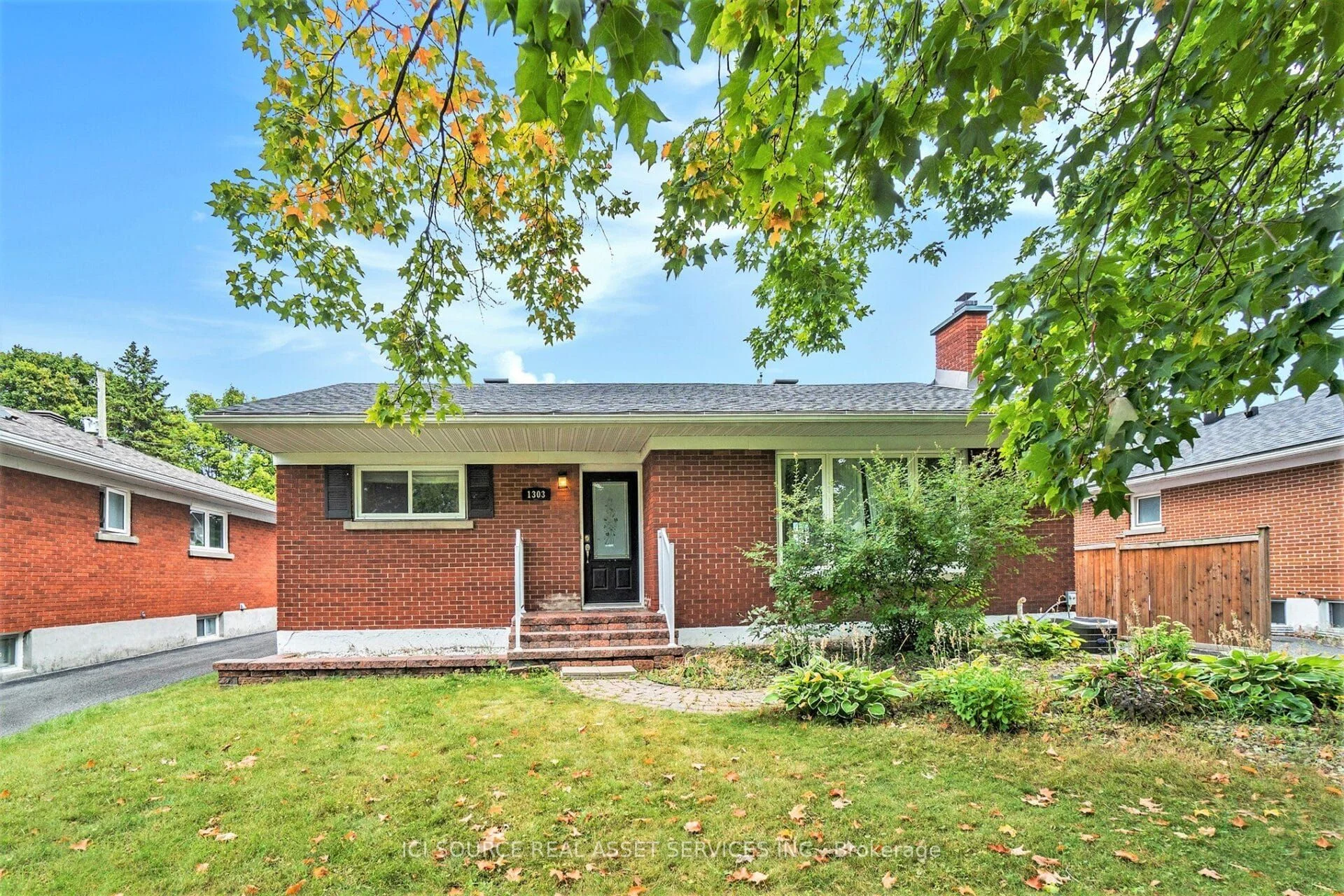 1303 Albany Drive, Belair Park - Copeland Park and Area, ON K2C 2L7