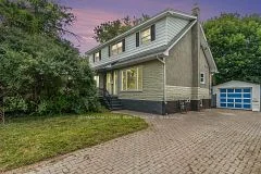 426 Blake Boulevard 1, Vanier and Kingsview Park, ON K1K 1B1