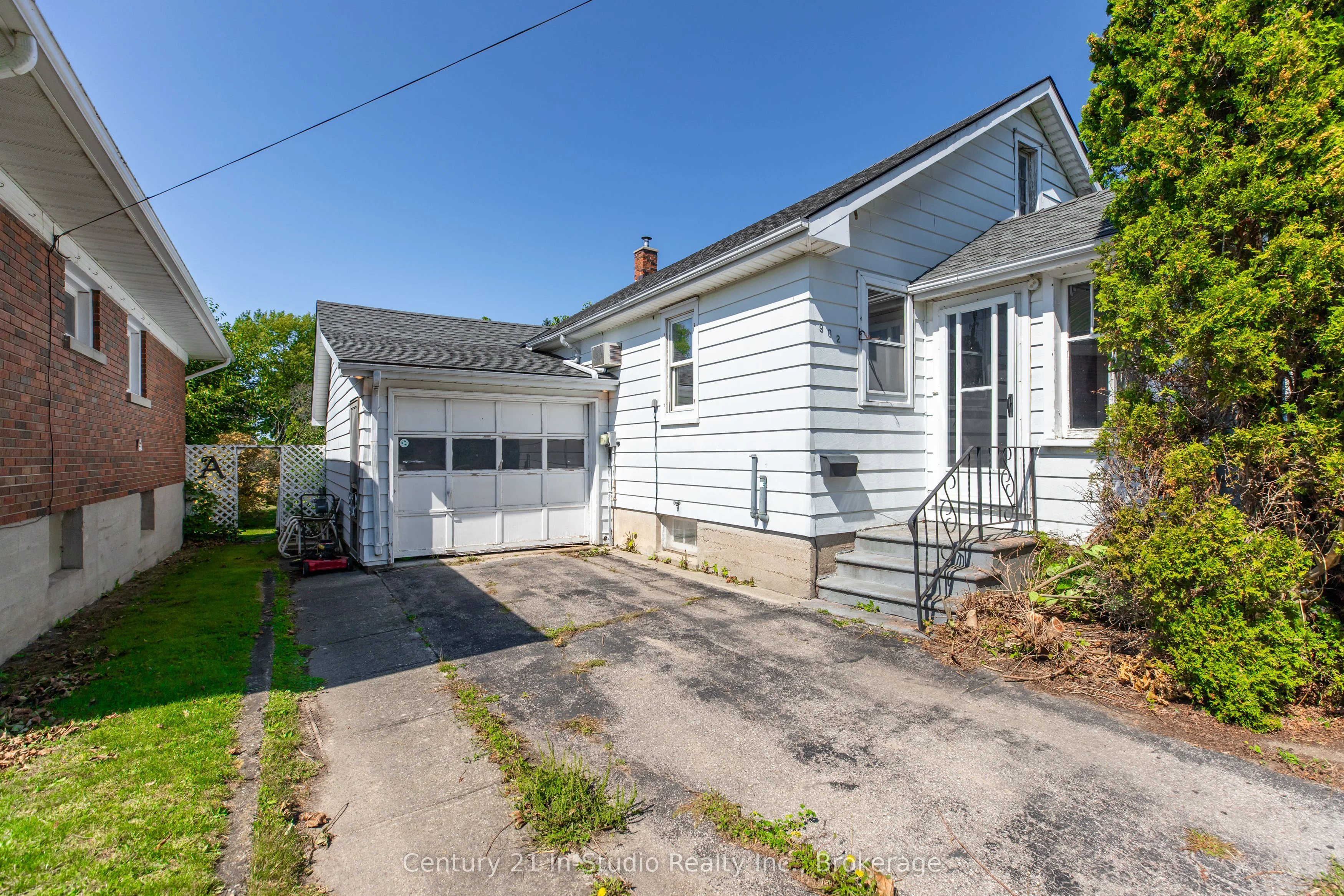 902 Huron Terrace, Kincardine, ON N2Z 2Y1