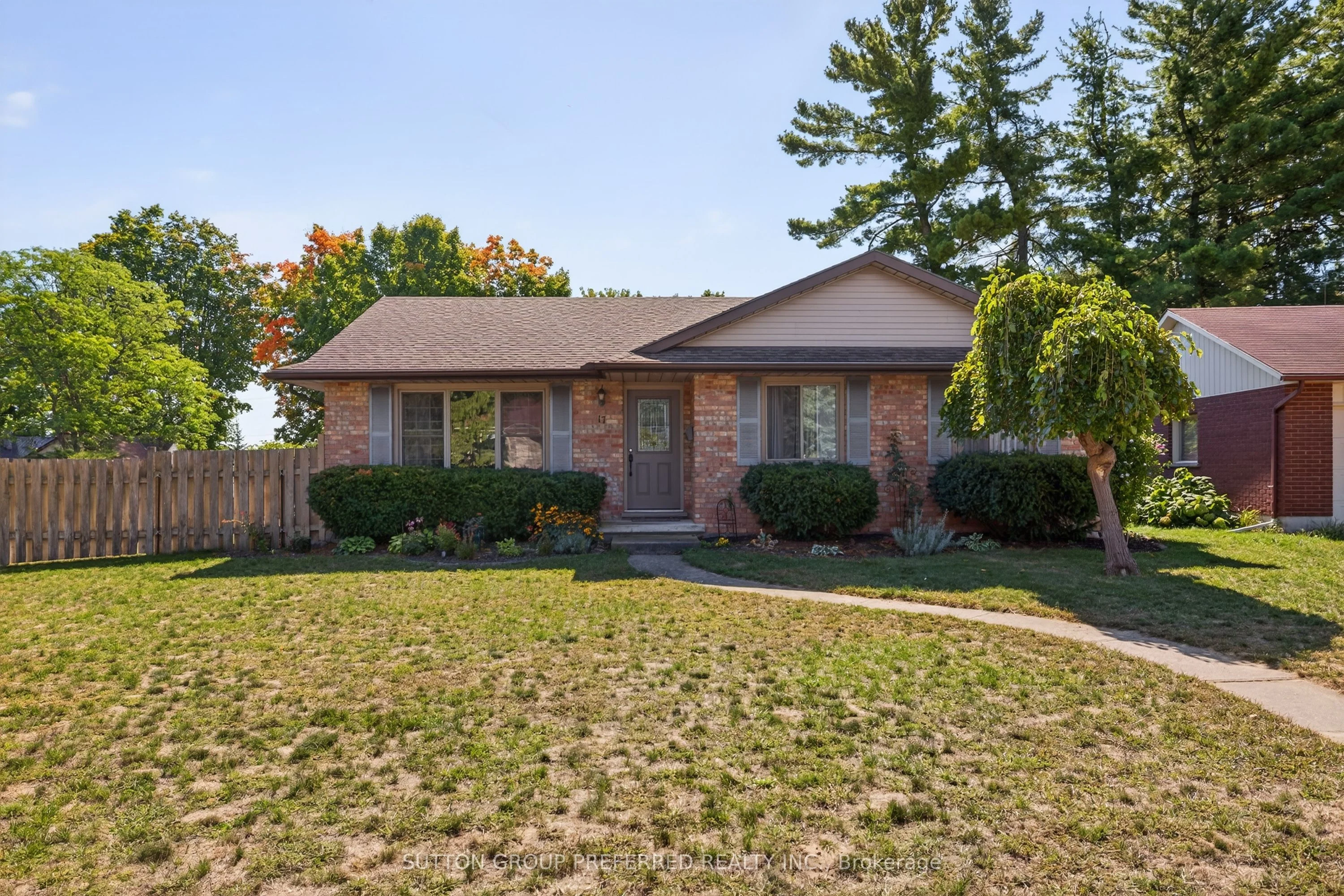 17 Clear Valley Drive, Tillsonburg, On N4g 4x9