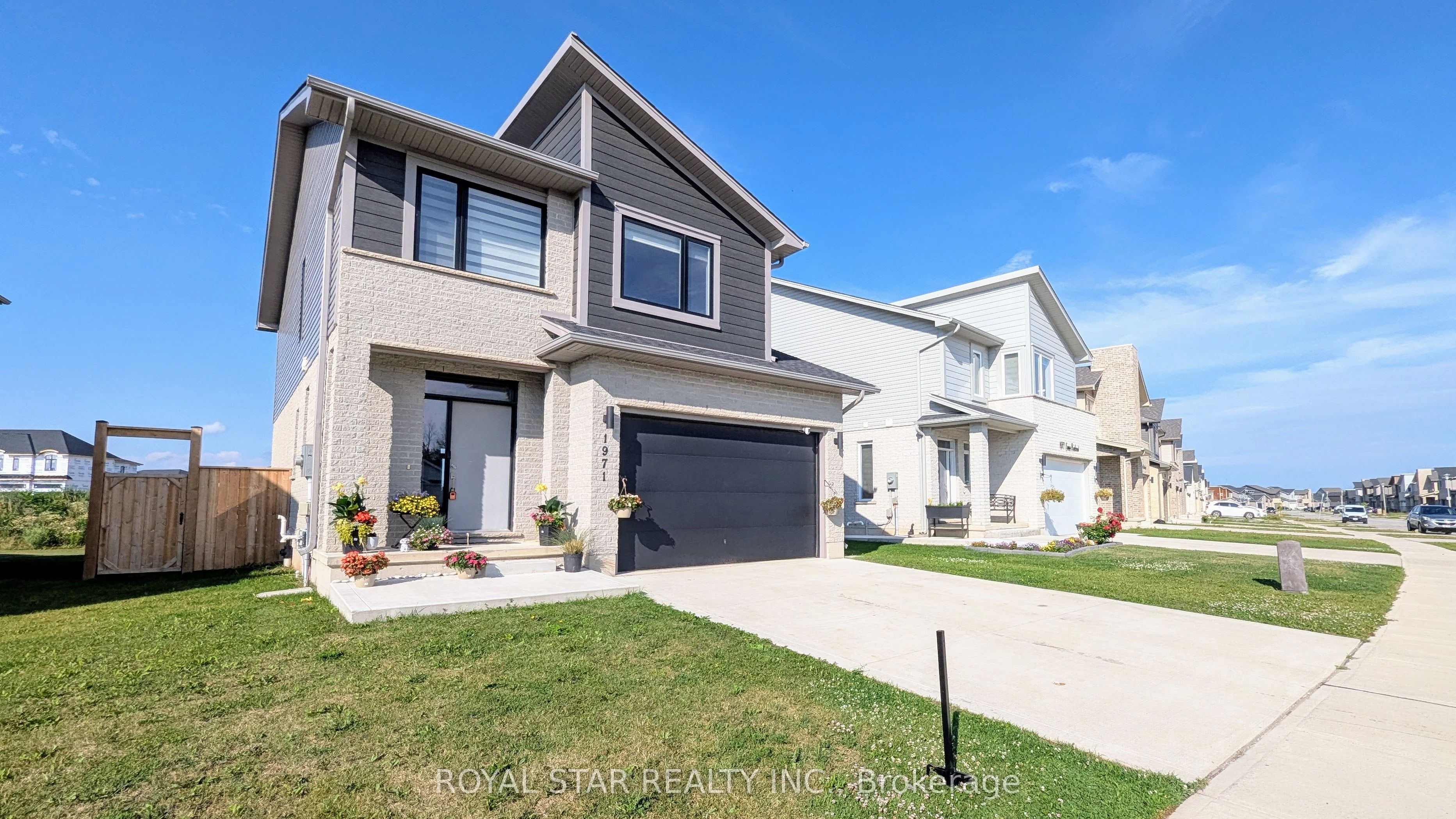1971 Evans Boulevard, London South, ON N6M 0A2
