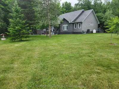 Detached in South Stormont