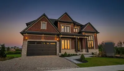 Detached in Woodstock
