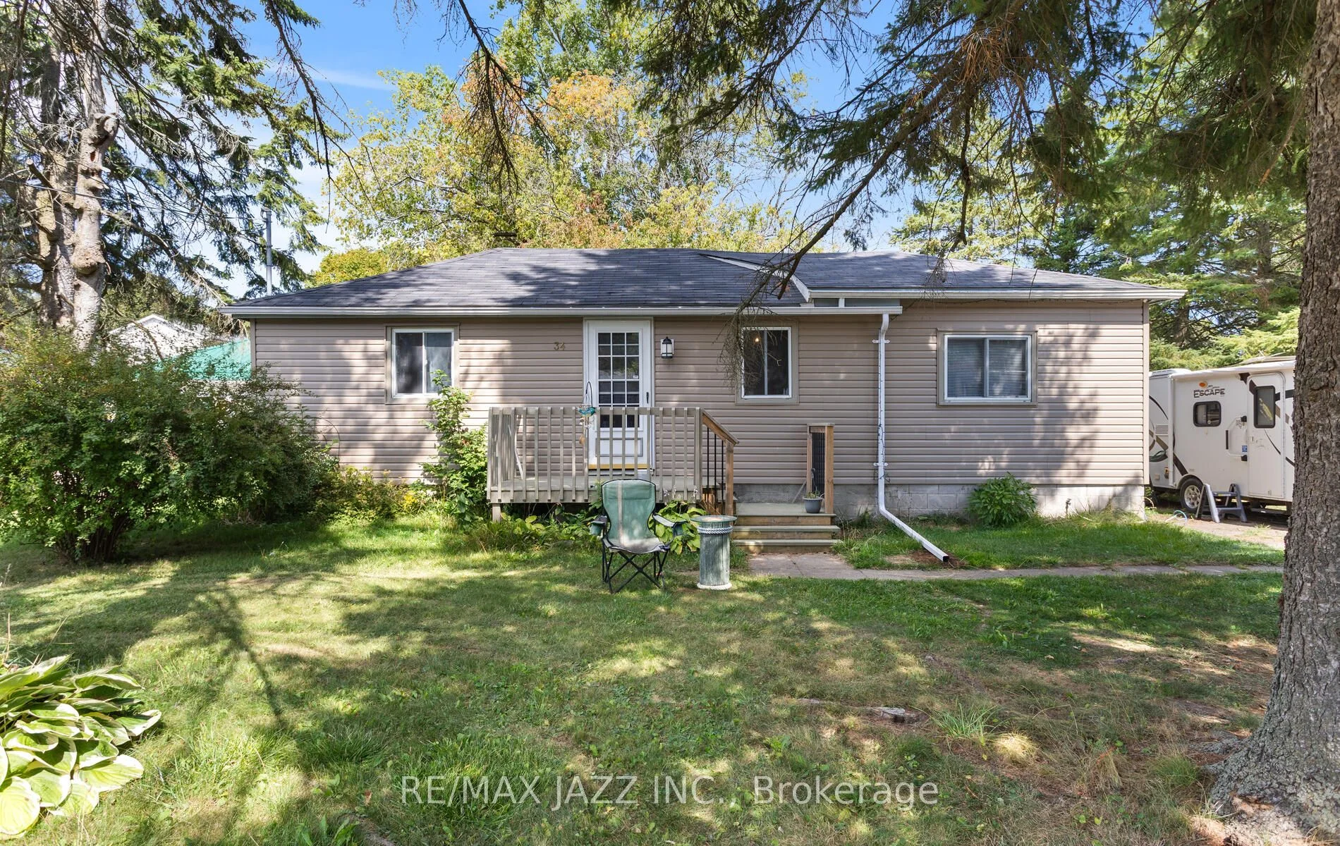 Detached in Prince Edward County