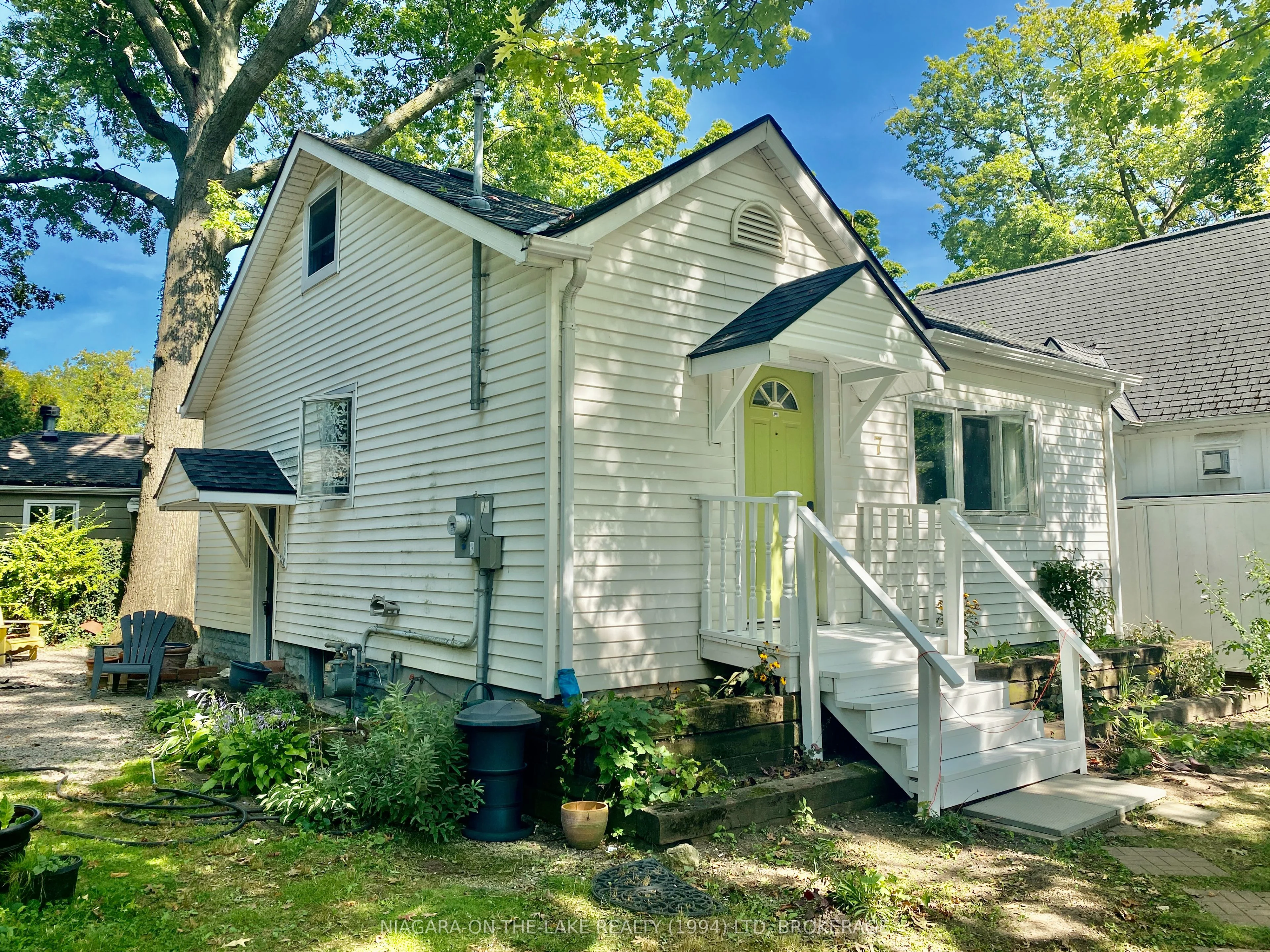 7 Wyckliffe Avenue, Niagara-on-the-lake, On L0s 1j0