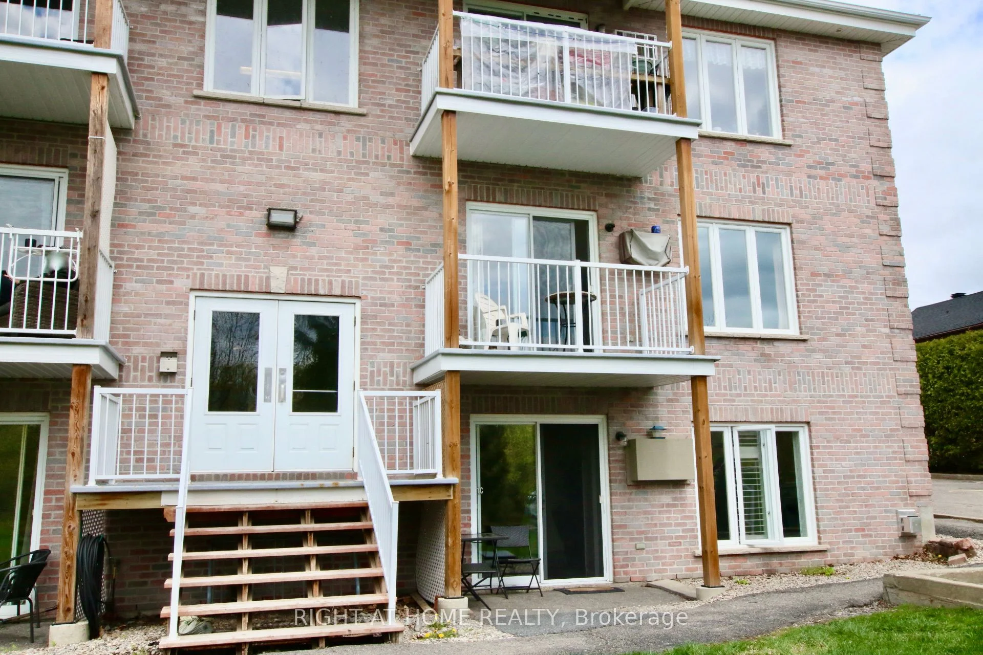 97 Mill Street 1C, Russell, ON K4R 1B8