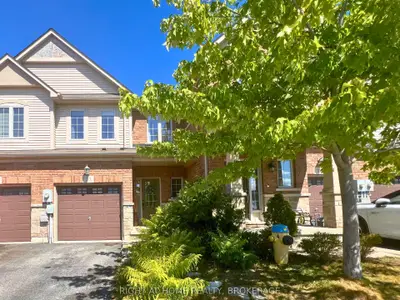 Att/Row/Townhouse in Grimsby