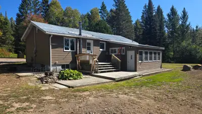 Detached in Powassan