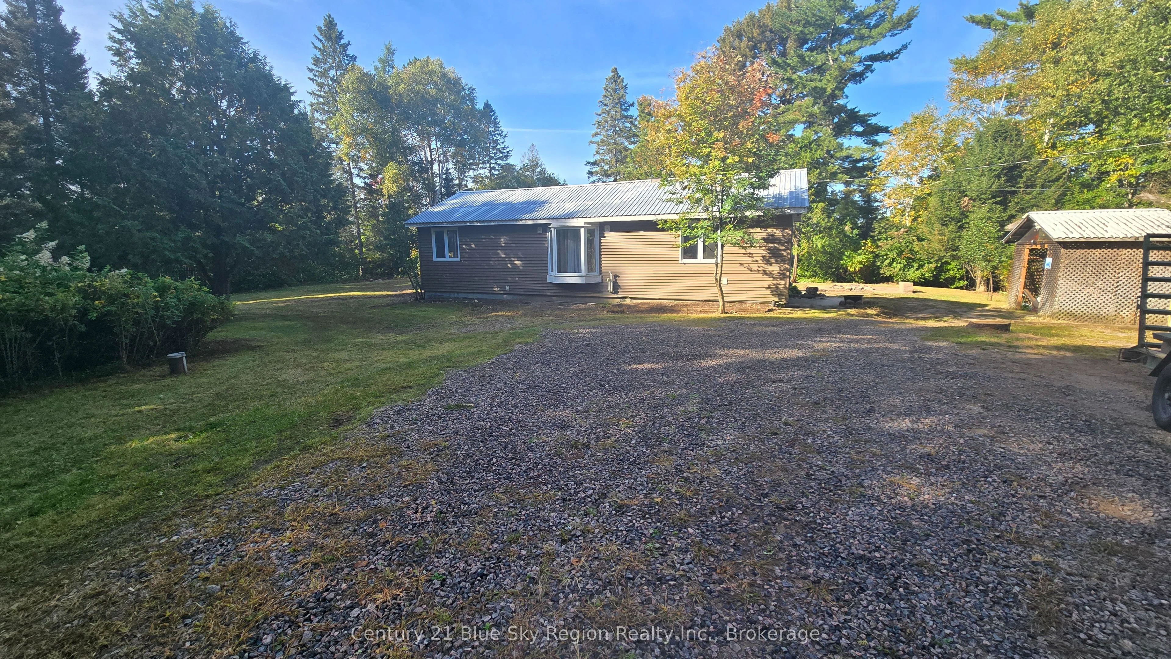 531 Oakwood Road, Powassan, ON P0H 1Z0