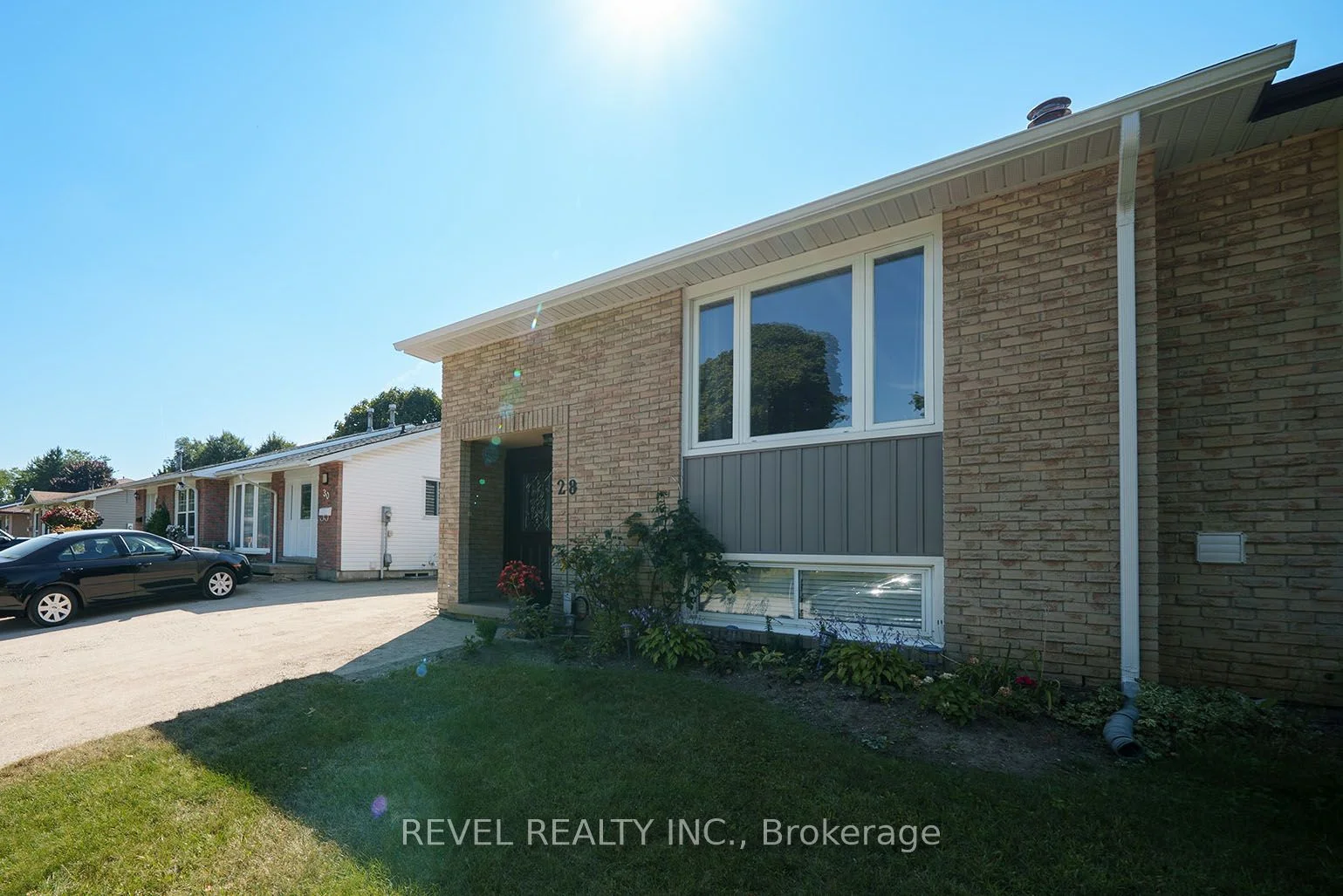 28 Southglen Road, Brantford, ON N3R 7A1