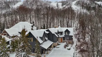 Detached in Blue Mountains