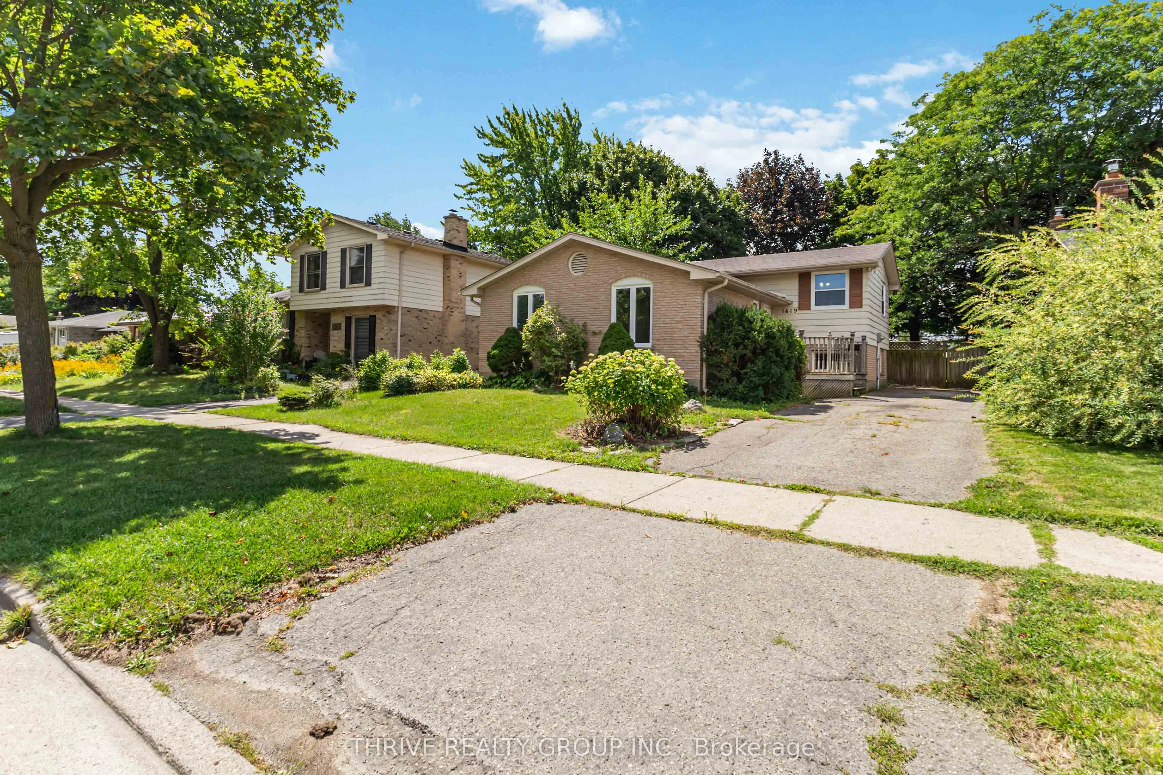 1619 Aldersbrook Road, London North, ON N6G 2Z2