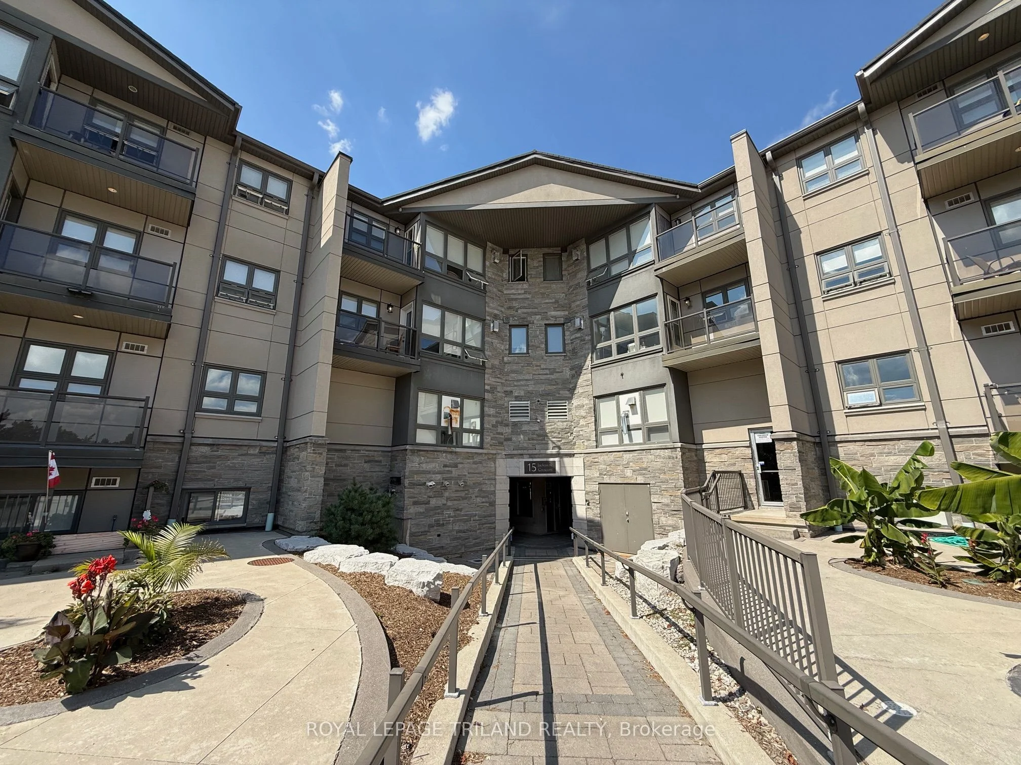 15 Jacksway Crescent 308, London North, ON N5X 3T8