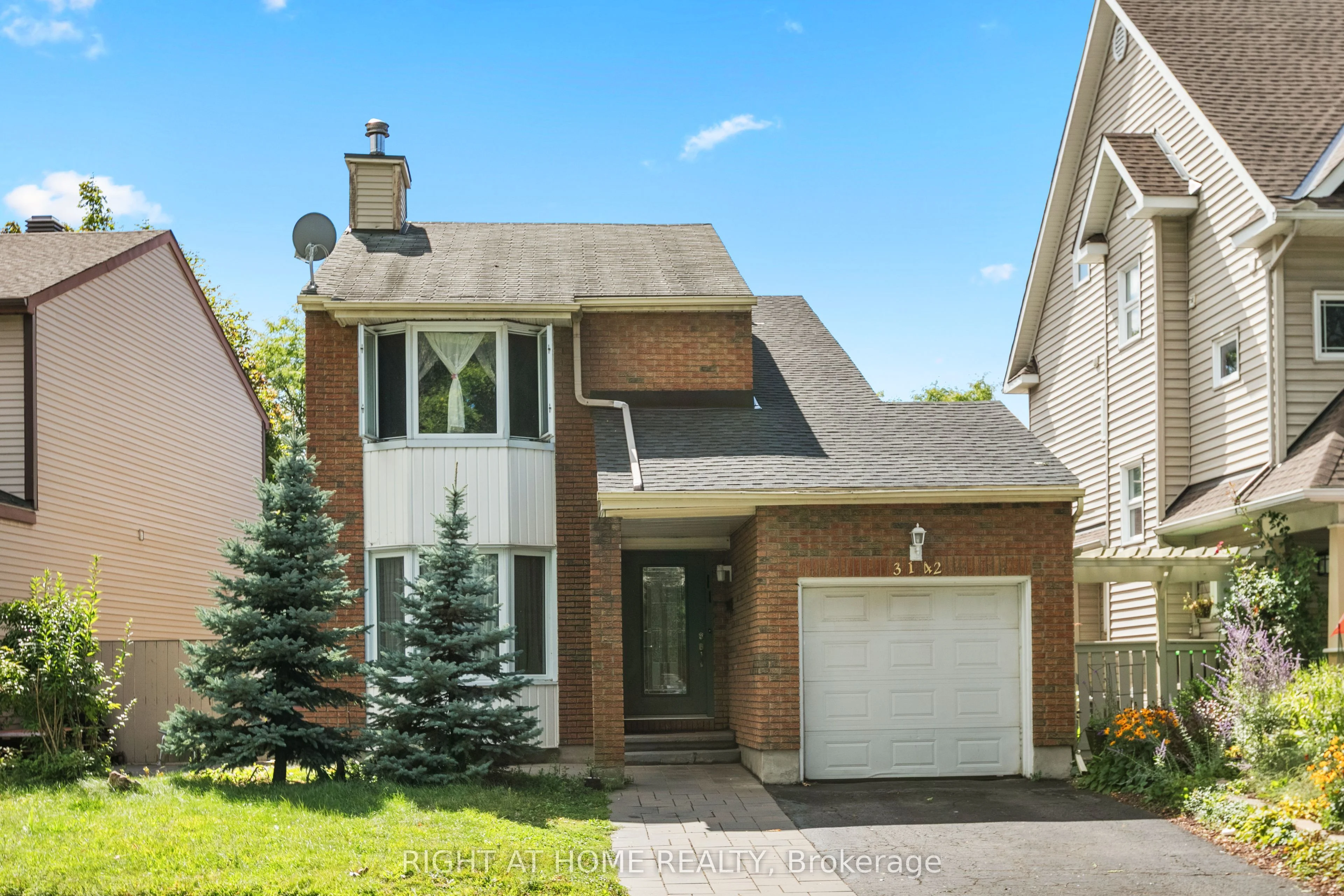 3142 Dumaurier Avenue, Britannia Heights - Queensway Terrace N and Area, ON K2B 8R1