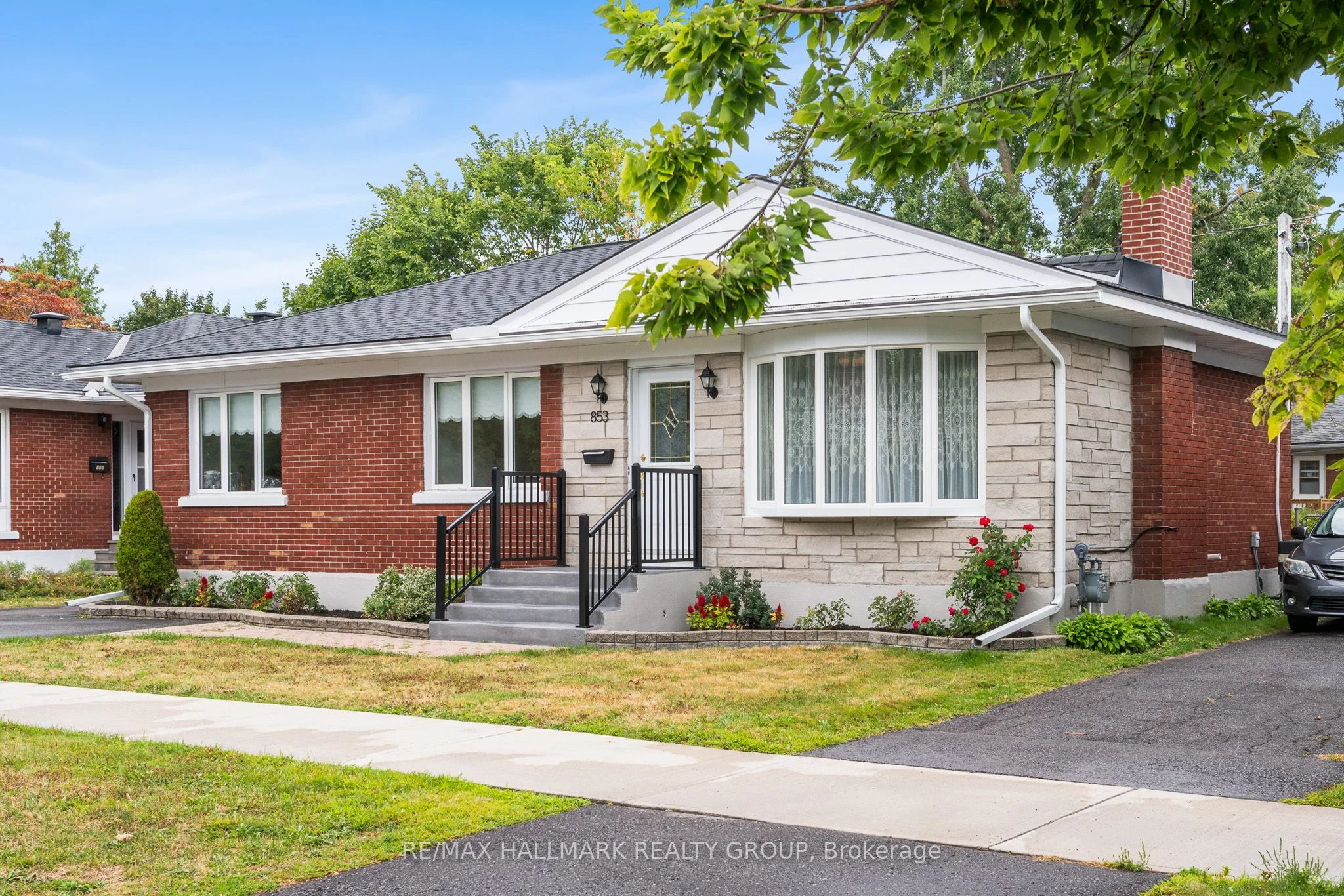 853 CHAPMAN Boulevard, Elmvale Acres and Area, ON K1G 1V1