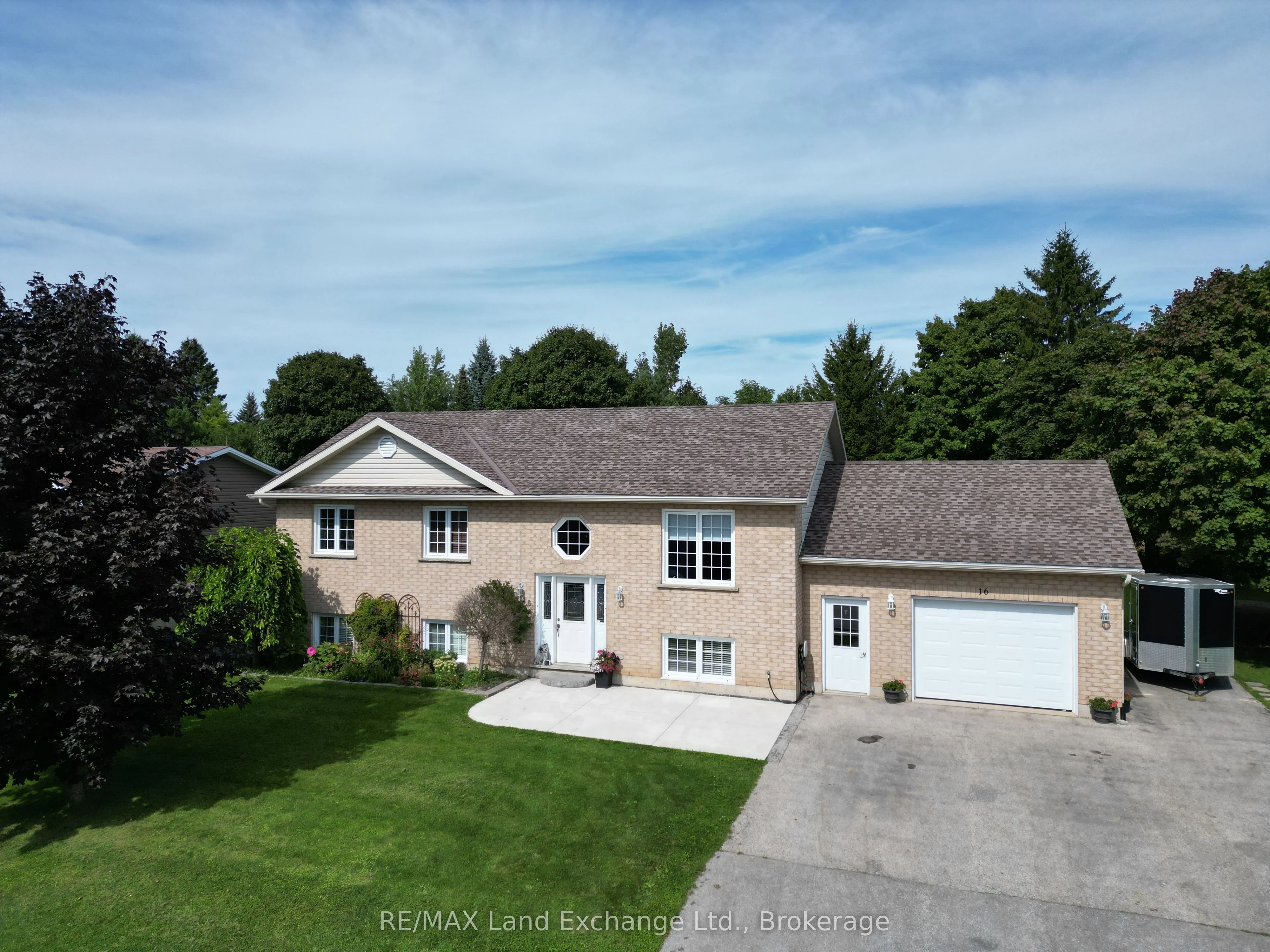 16 Maple Street, Kincardine, ON N0G 2T0