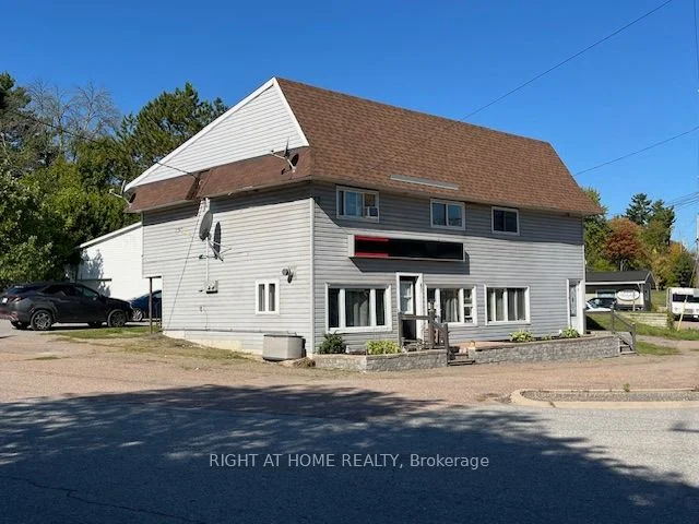 45 Pembroke Street, Whitewater Region, ON K0J 1K0