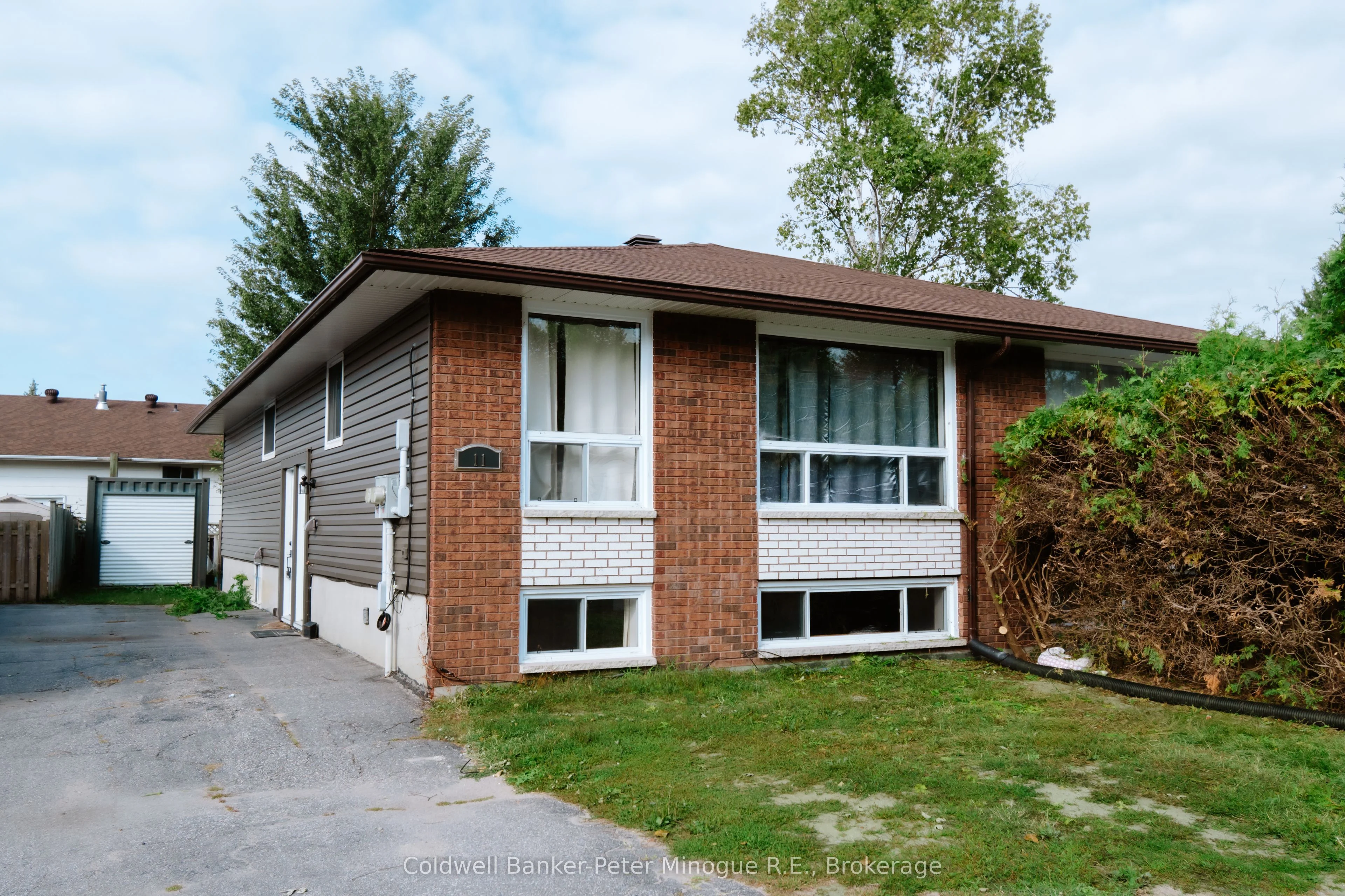 11 MASSEY Drive, North Bay, ON P1A 3Y2