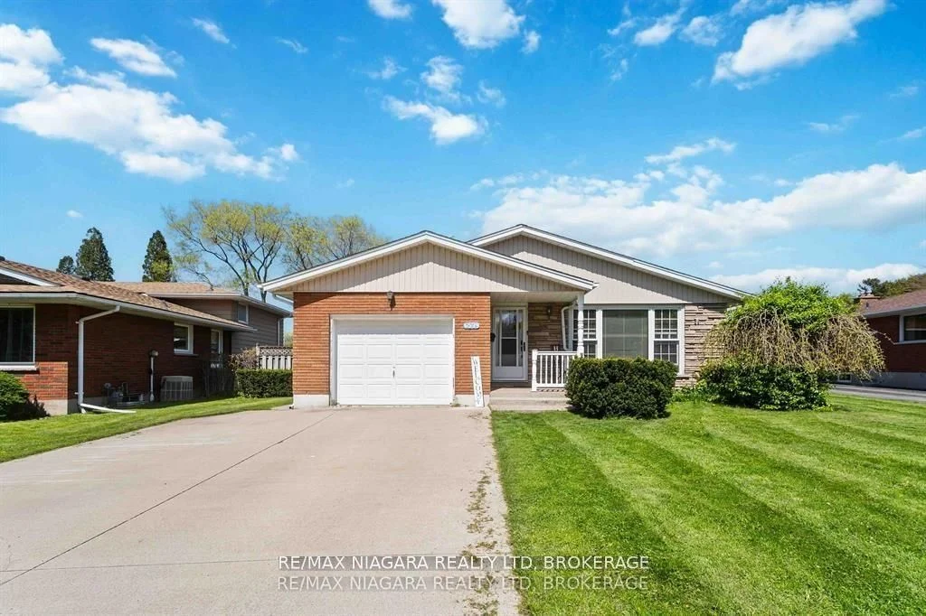 6579 Crawford Street, Niagara Falls, ON L2E 5Z3