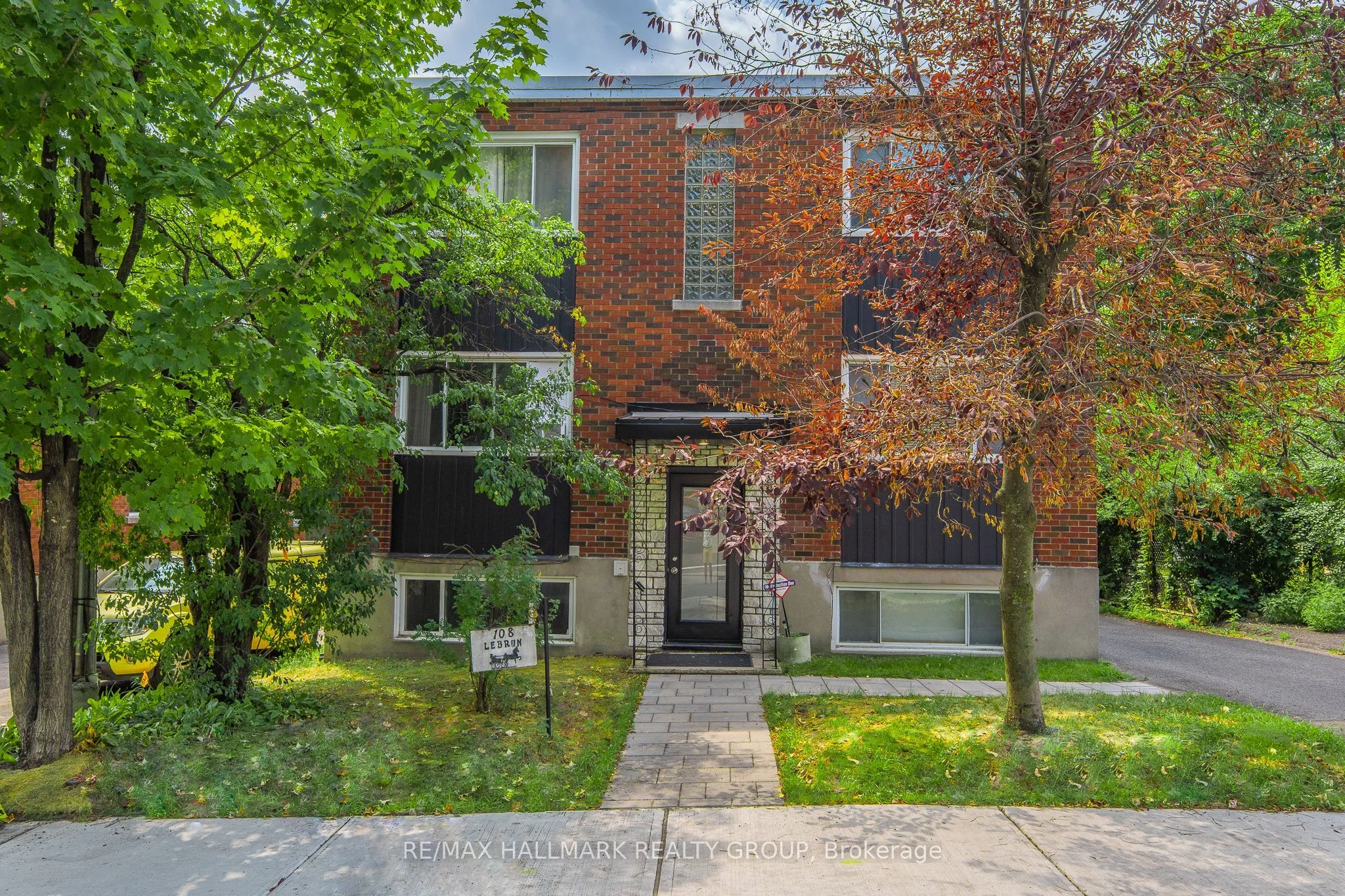 108 LEBRUN Street 3, Vanier and Kingsview Park, ON K1L 5C9