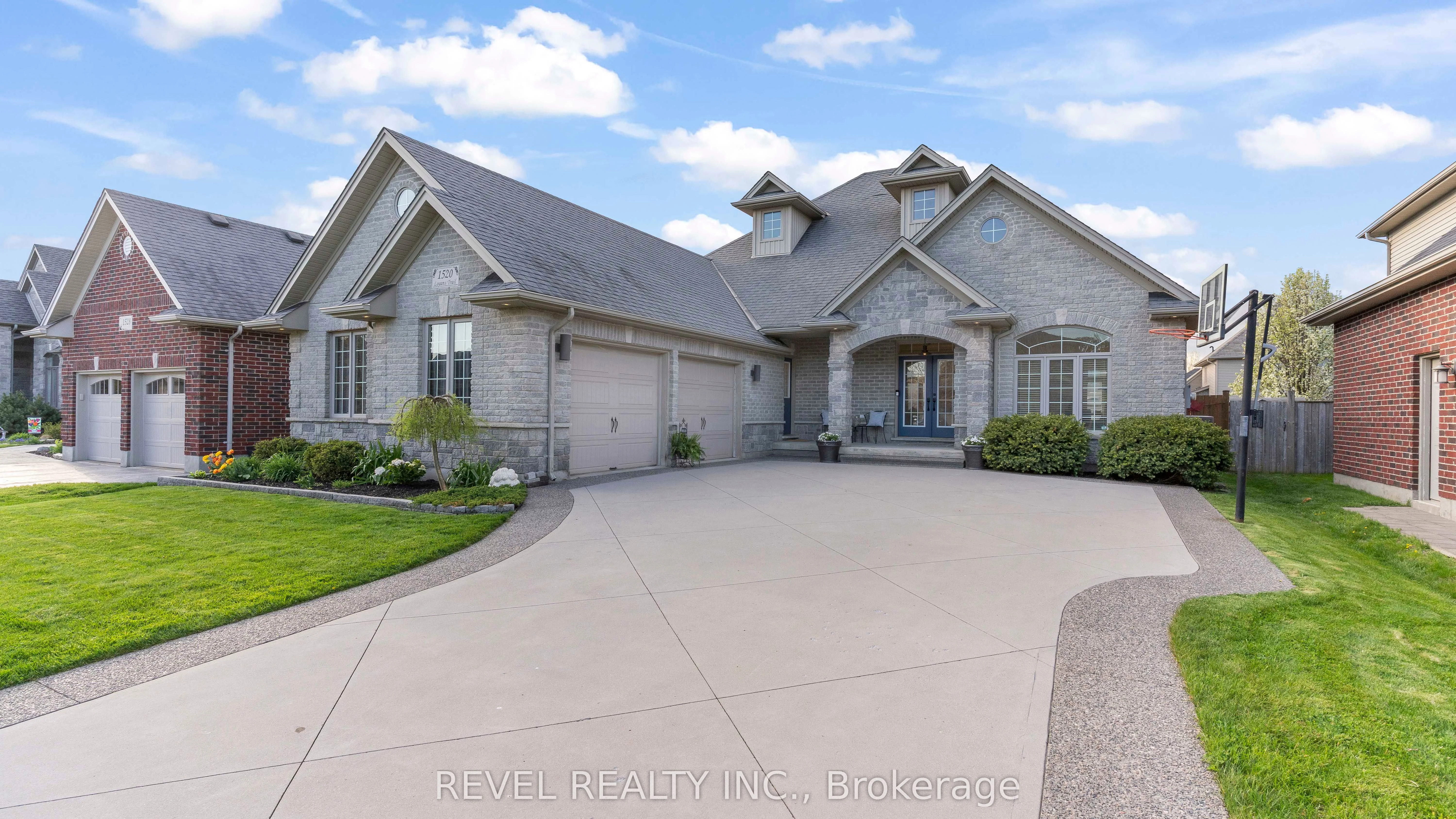1520 Logans Trail, London South, ON N6K 0B3