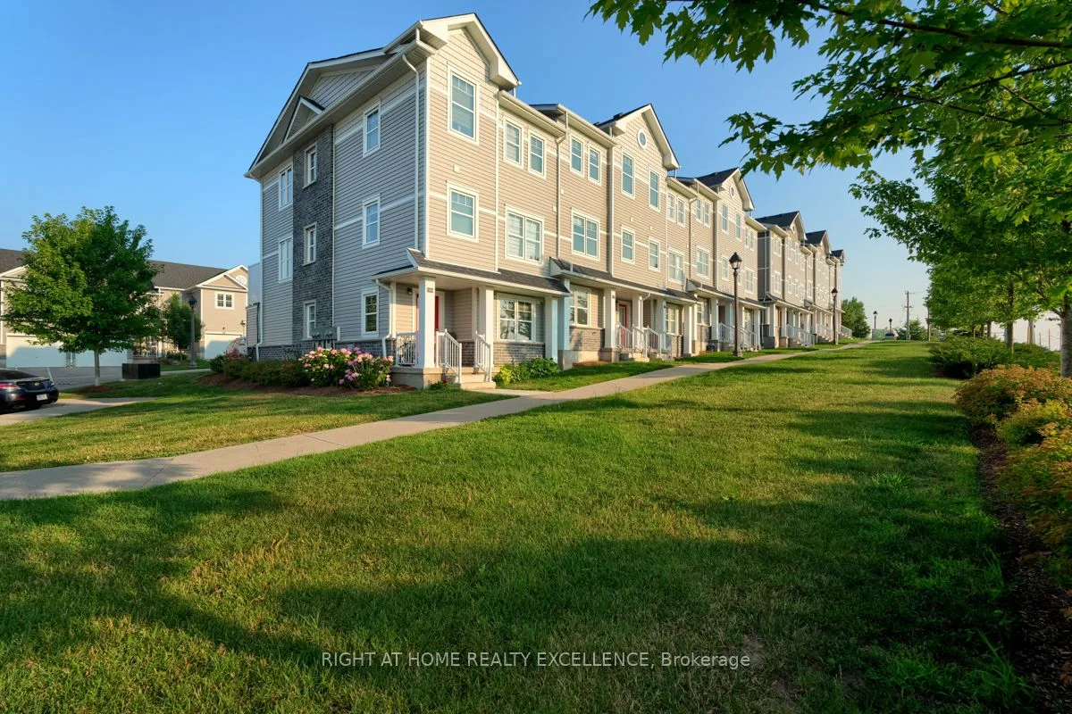Condo Townhouse in Kitchener