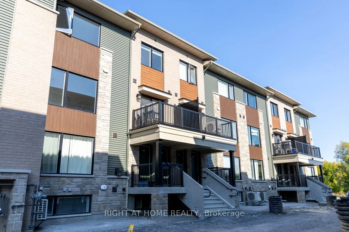 1328 CREEKWAY Private, Kanata, ON K2T 0P6