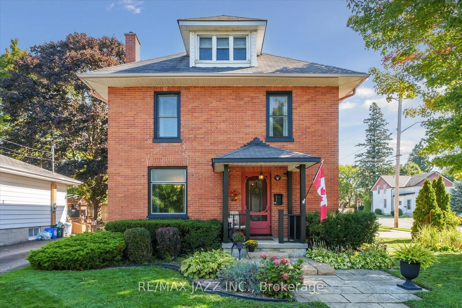 9 Hope Street S, Port Hope, ON L1A 2M7
