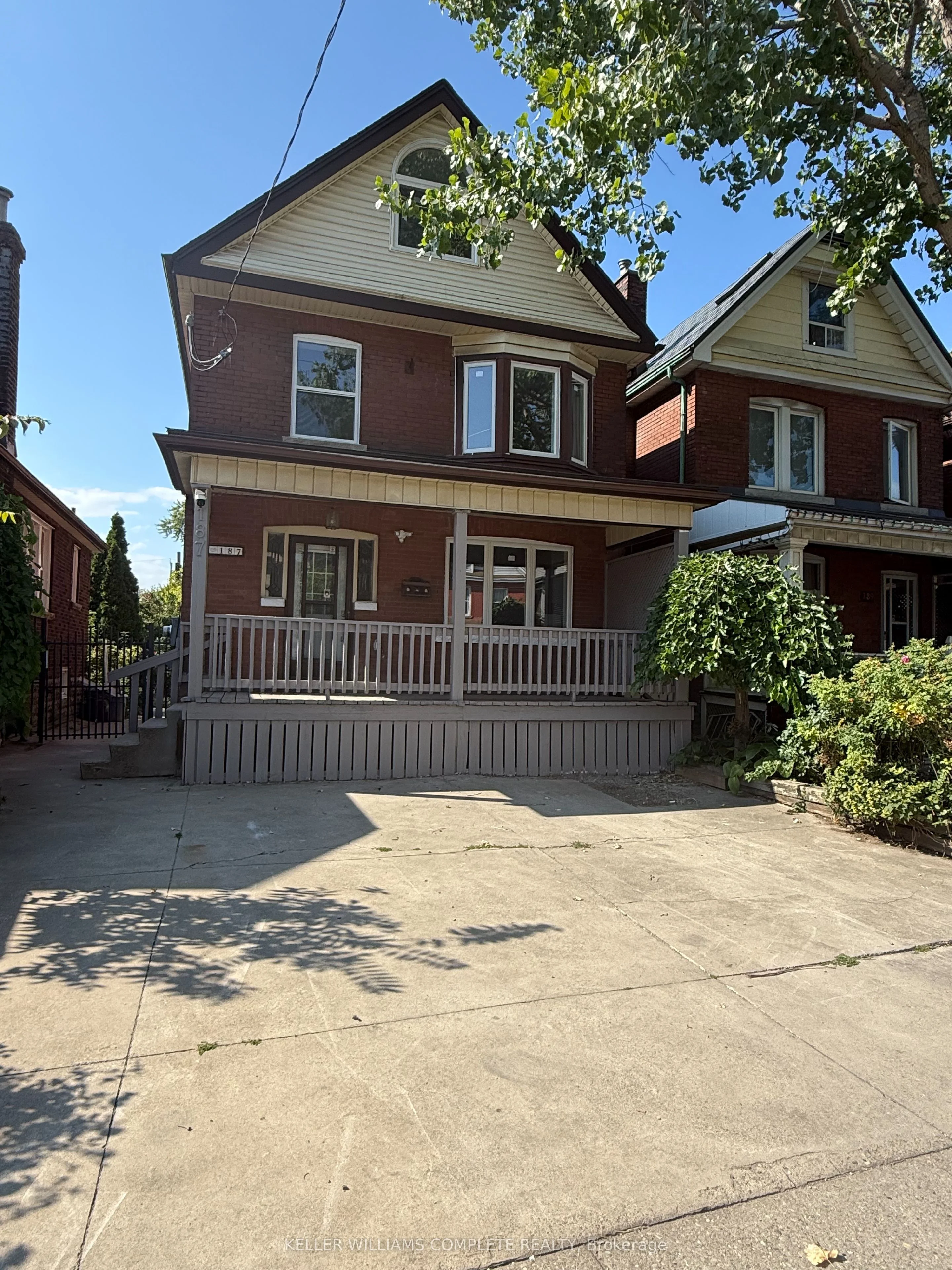 187 STIRTON Street Upper & Attic, Hamilton, ON L8L 6G7