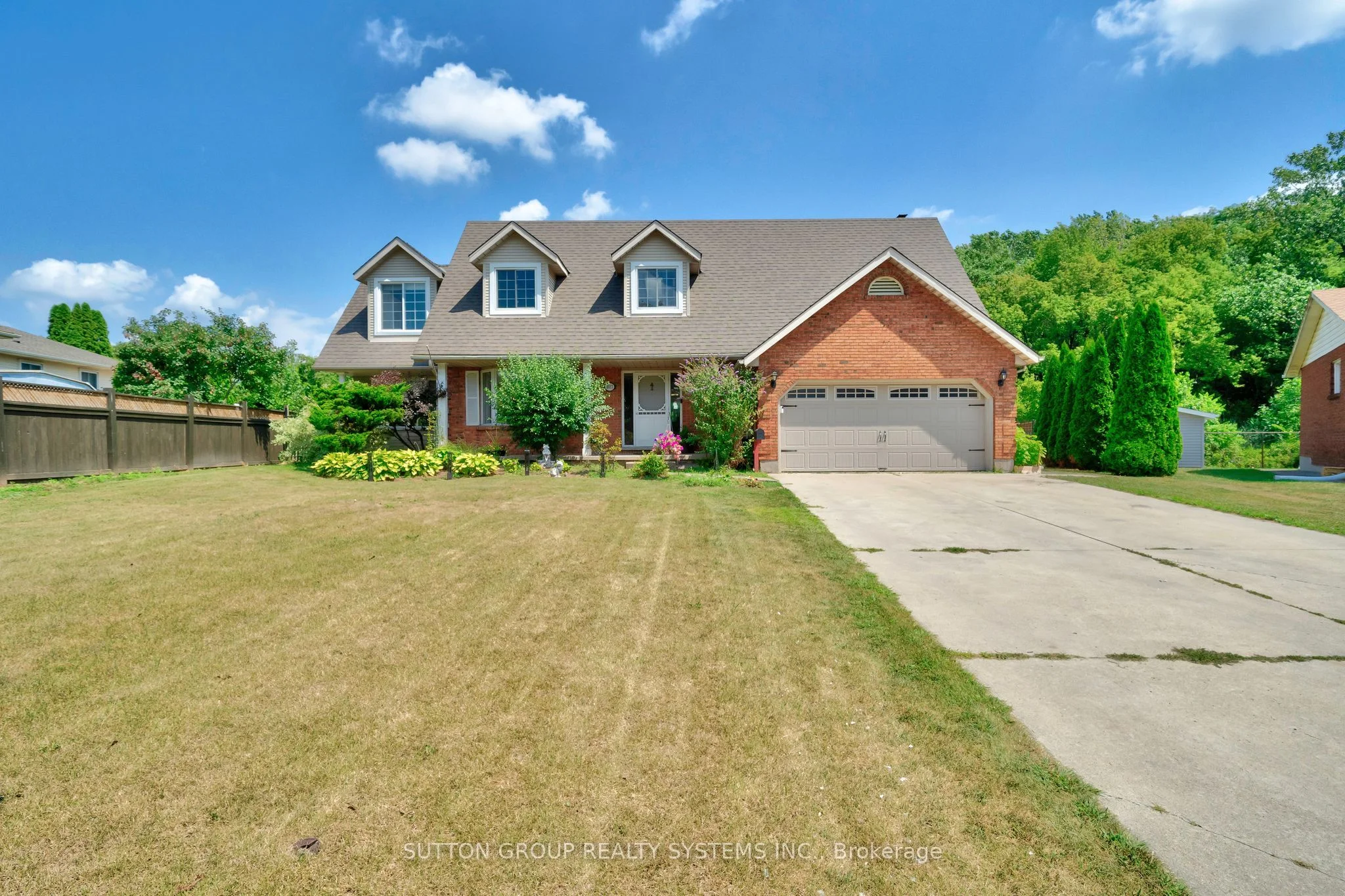 Detached in Niagara Falls
