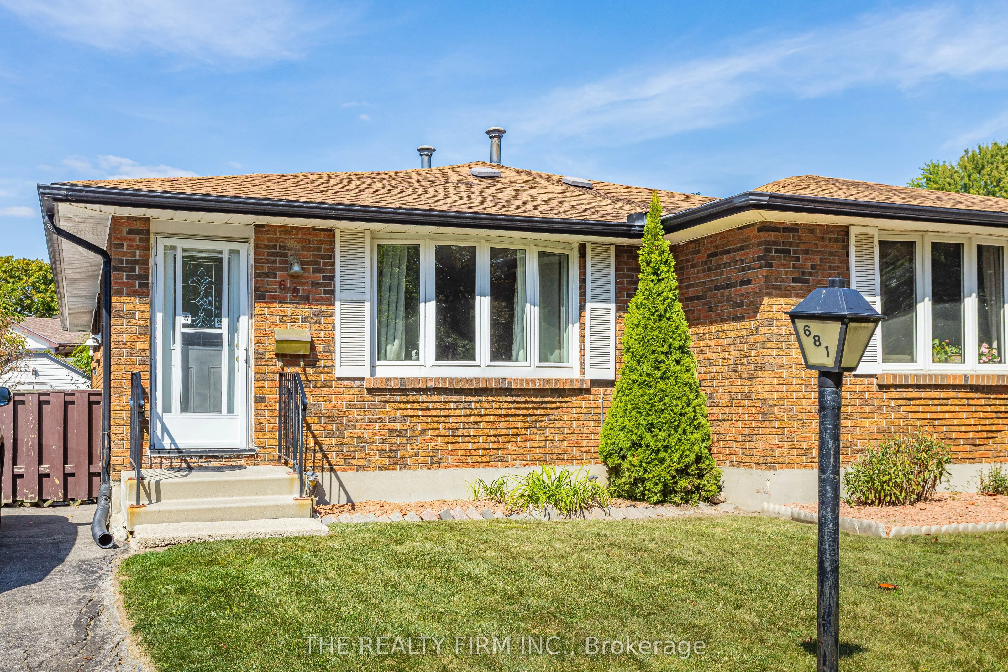 681 Ladybrook Crescent, London South, ON N6J 2C4