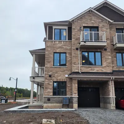 Att/Row/Townhouse in Welland
